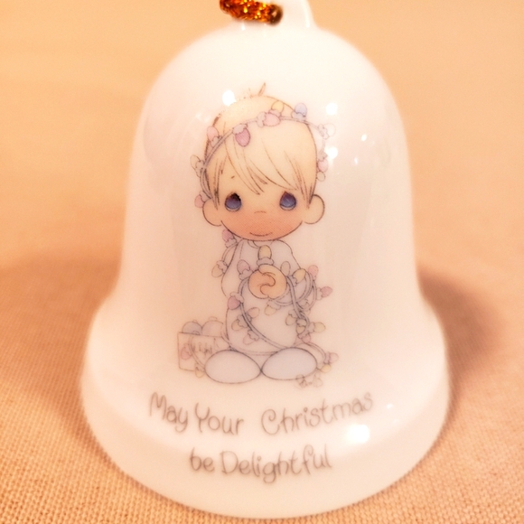 PRECIOUS MOMENTS VINTAGE SET OF 4 CHRISTMAS ANGEL BELLS - Picture 5 of 10